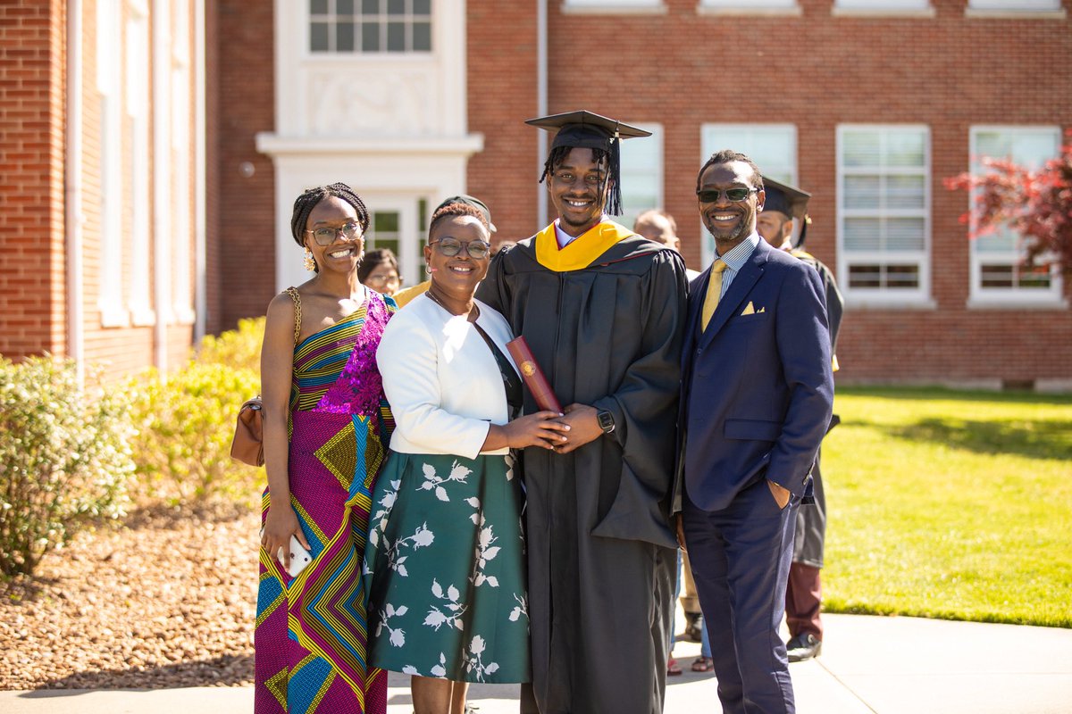 UCumberlands's tweet photo. Congratulations to our Executive Graduates! #ucumberlands #cumberlandsgrad #exec https://t.co/zH3GO6Q0JB