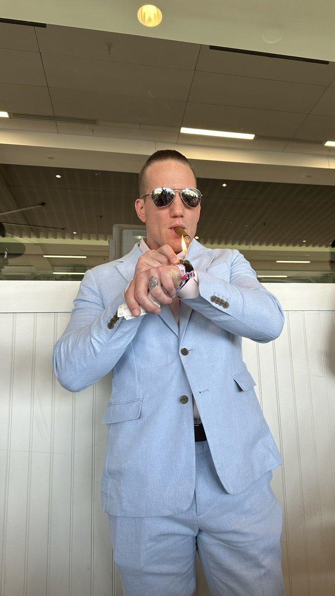 DavidBakhtiari's tweet photo. The energy here is unparalleled @OfficialAJHawk #derby https://t.co/aRrku1Ca7p
