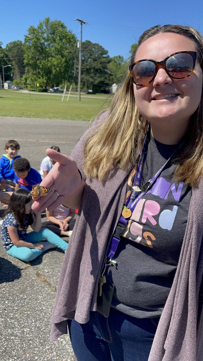 YatesElementary's tweet photo. Yates 2nd graders finishing up their life cycle unit by releasing butterflies today! #NNPSProud https://t.co/NopApt5GiY