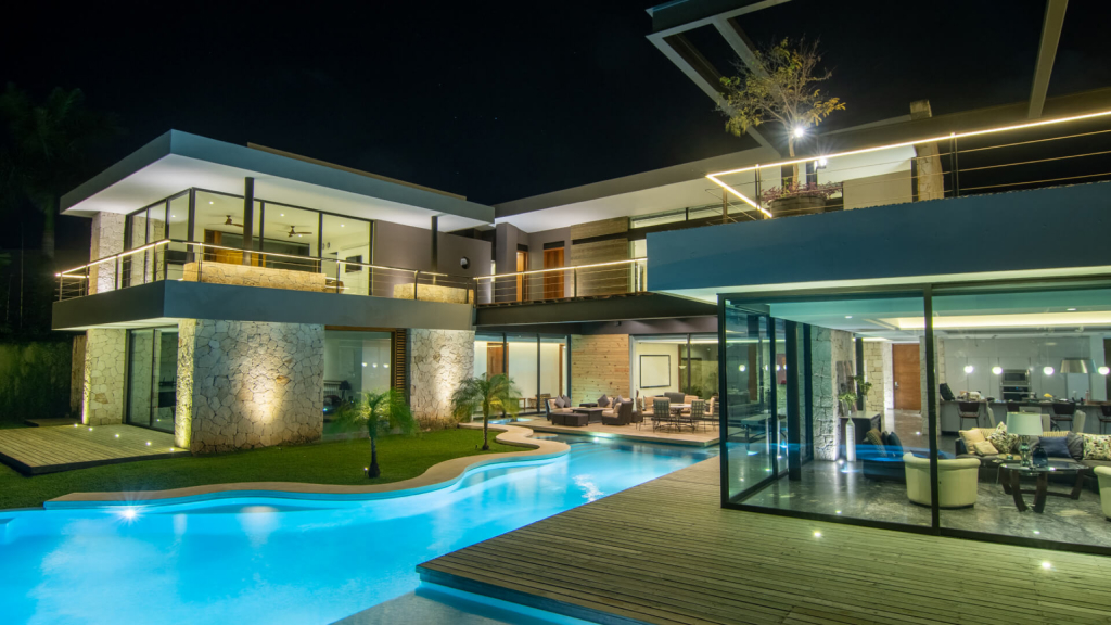 Happy Cinco de Mayo! 🇲🇽 Today we celebrate Mexican heritage and culture. Did you know that Loxone US and TBS have brought innovative smart home technology to the heart of Cancun? Check out our blog! ¡Salud! 🎉🌮🍹 

#Loxone #CincodeMayo #SmartHome #BuildingAutomation