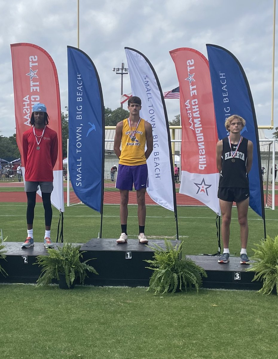 TallasseeTrack's tweet photo. Kayden Slay…..STATE CHAMPION!! Kayden Slay….New 5A State High Jump Record Holder with a 7’0 jump!!! #ntnp 🥇 😳 😳 https://t.co/5IQo4Ho2Zq