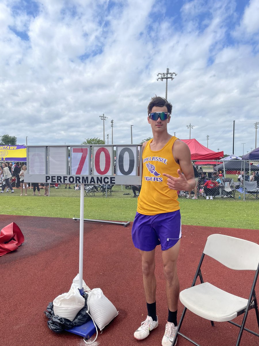 TallasseeTrack's tweet photo. Kayden Slay…..STATE CHAMPION!! Kayden Slay….New 5A State High Jump Record Holder with a 7’0 jump!!! #ntnp 🥇 😳 😳 https://t.co/5IQo4Ho2Zq