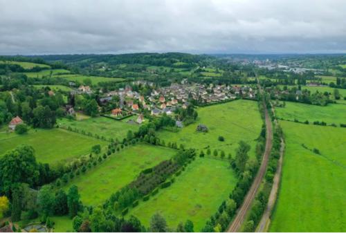 Essentielles pour le stockage du carbone et la biodiversité: près des trois-quarts des haies ont disparu depuis les années 1950 limportant.fr/infos-regions/… #Régions