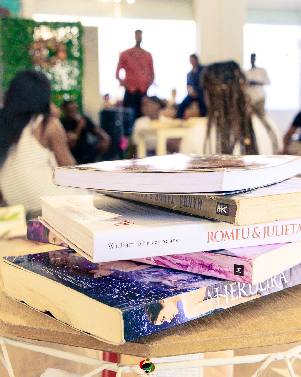 JandiraLuisa's tweet photo. Sobre o meu primeiro Sarau Literário, foi incrível. Obrigada a todos os envolvidos 🙏🏾❤️🧚🏾‍♀️ https://t.co/3b8gz6SO67