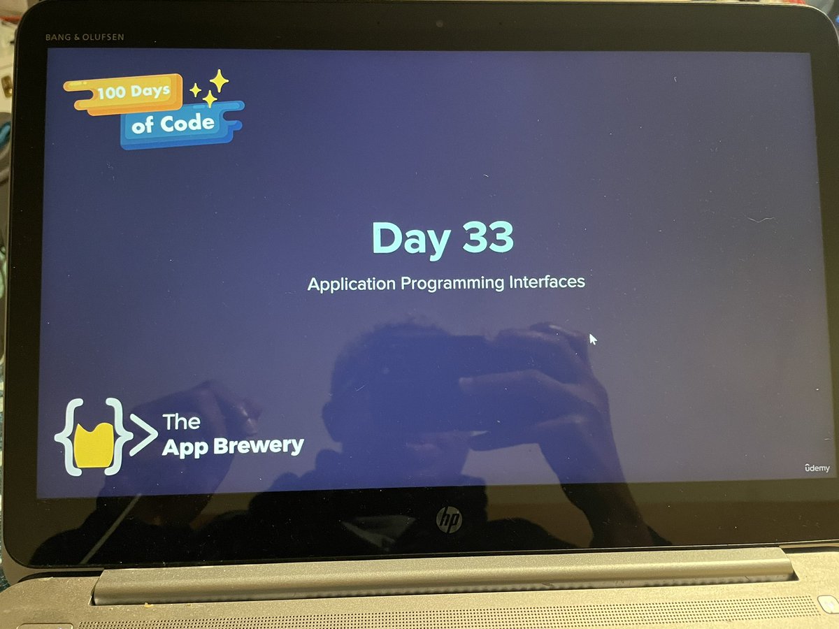 BibianUrum's tweet photo. Day 33 of #100daysofcode. https://t.co/XaCe0FnJ2U