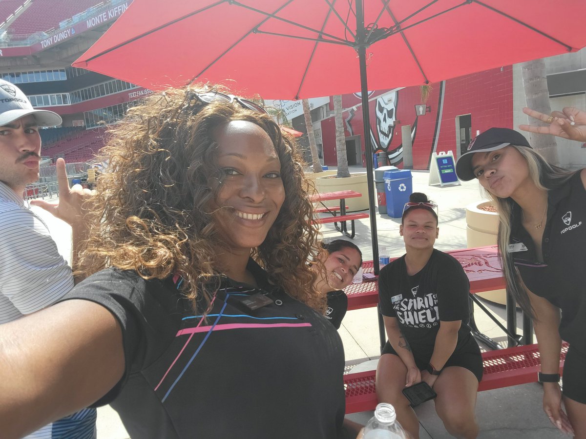 riananicole's tweet photo. #TopGolfLive #TeamTampa https://t.co/histbwMYT8