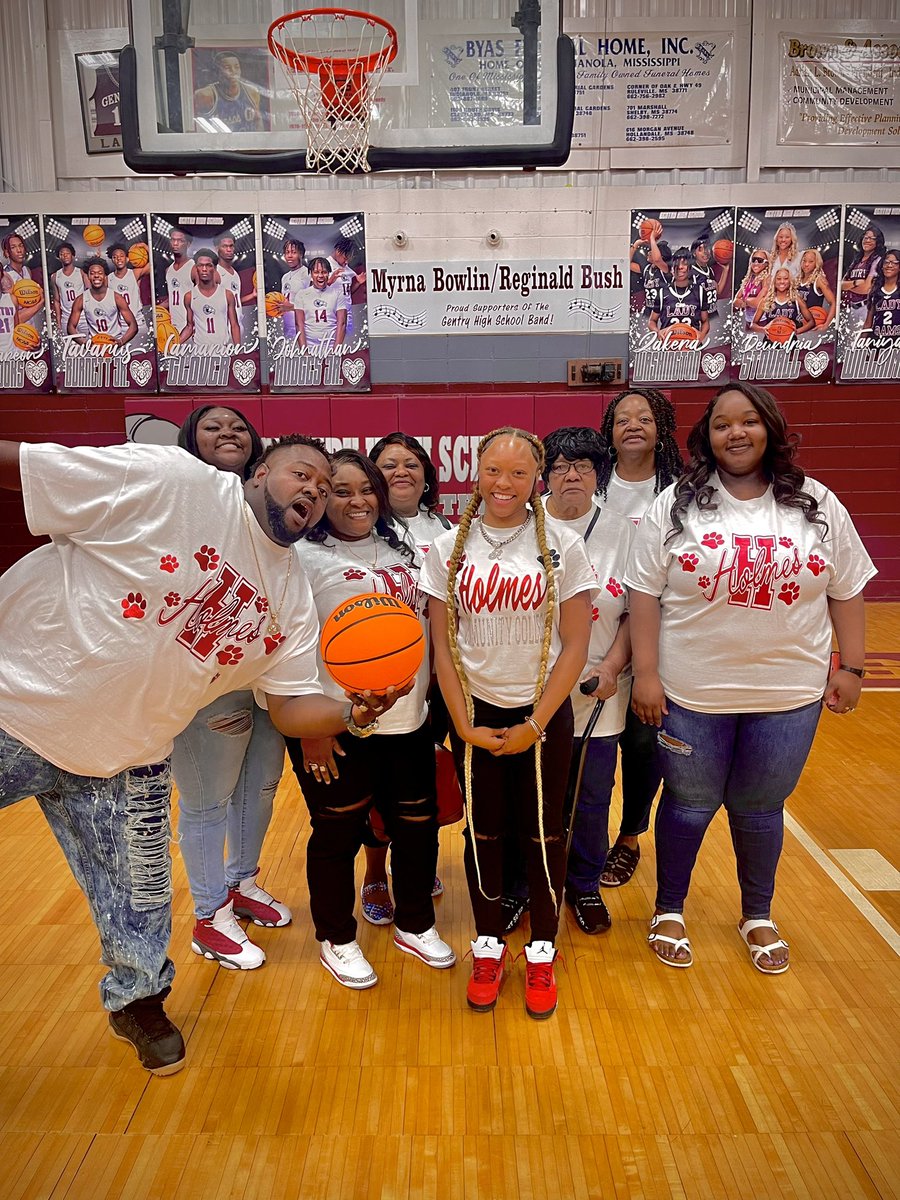 Deundria Stovall tweet media