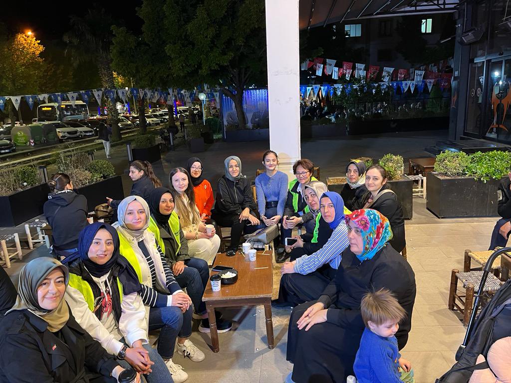 ferenasci's tweet photo. 📍Binevler Uzun Çarşı 

Bu şehrin her sokağında AK Gençliğin izi var.🇹🇷

Gençlik İçin Hemen Şimdi ☕️ 

#GençlikİçinHemenŞimdi 
#KahramanAKgenclersahada https://t.co/uGBEP9WNQD
