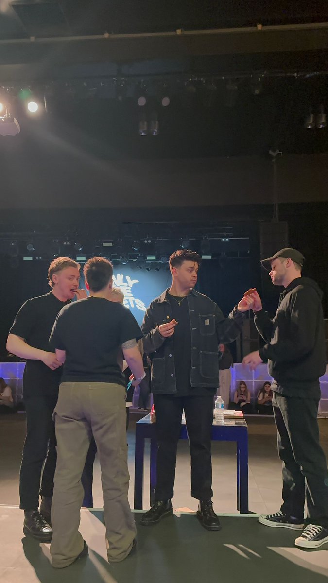 note to dutchies, bring stroopwafels