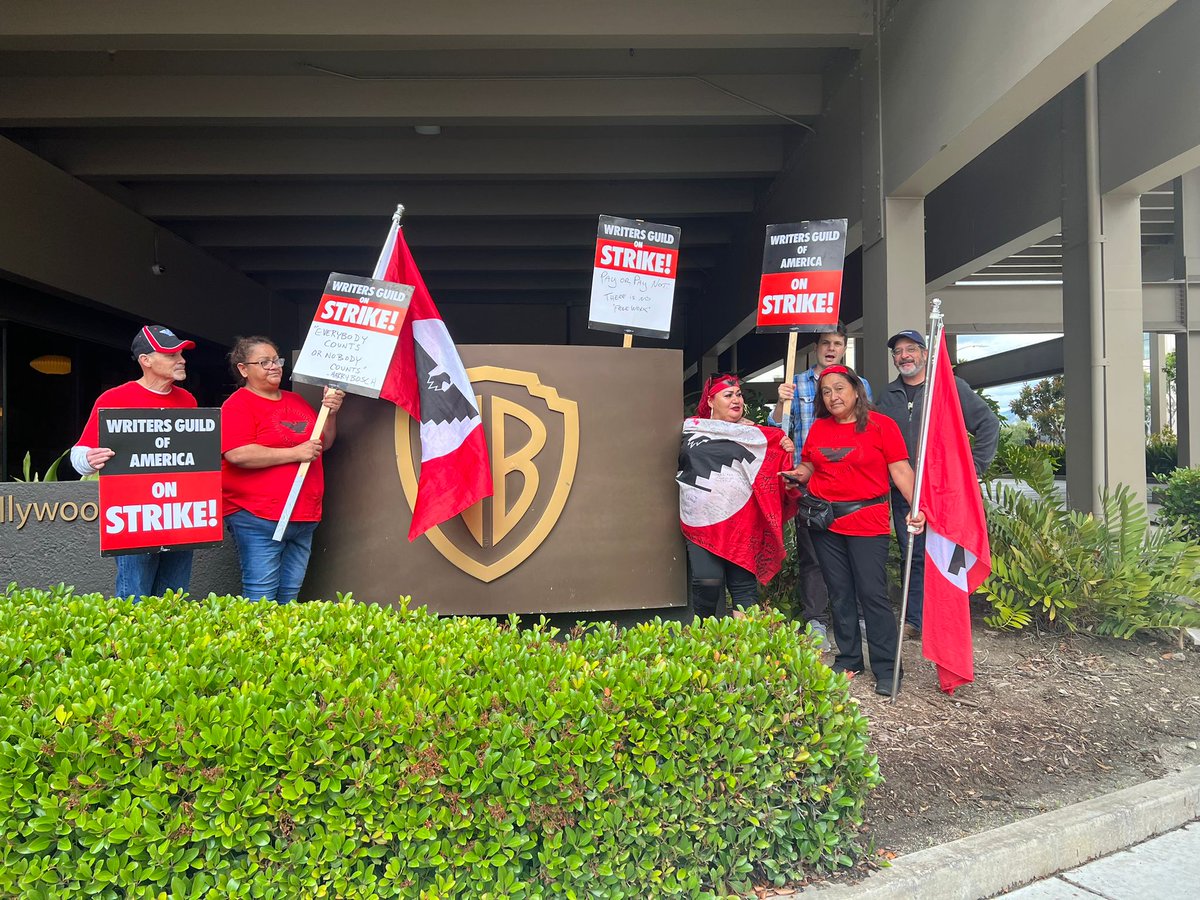 Solidarity with the Writers Guild strikers! #WGAstrong