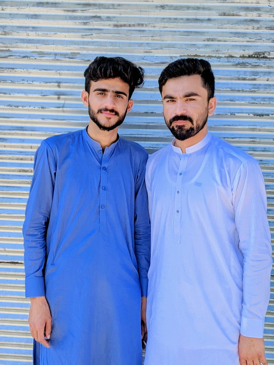 ہٹ کر چلے وہ ہم سے_____ جسے سر عزیز ہو🔥
ہم سر پھروں کے ساتھ_____ کوئی سر پھرا چلے 😈