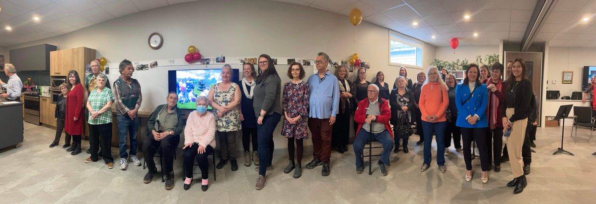 AmelieDionne's tweet photo. 35 ans d'histoire, d'aide et d'accompagnement pour le Centre d'Entraide l'Horizon ! En cette semaine de la santé mentale, c'est important pour moi de souligner le travail de Nadine et de son équipe, qui font une réelle la différence dans la vie des gens vivant des difficultés. 💙 https://t.co/Zq6GBhHl7y