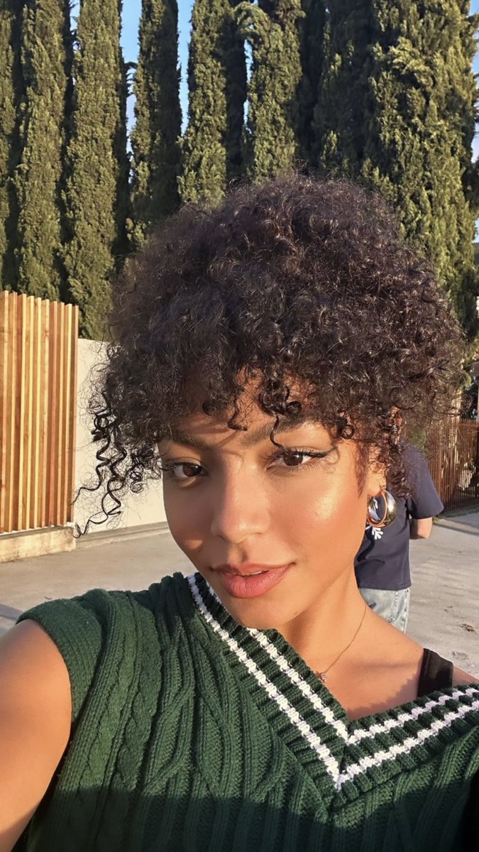 GabriellyOnline's tweet photo. Essa mulher é ESPETACULAR! Any Gabrielly hoje (05), em Los Angeles. 💚 https://t.co/vLUPPAAdiW