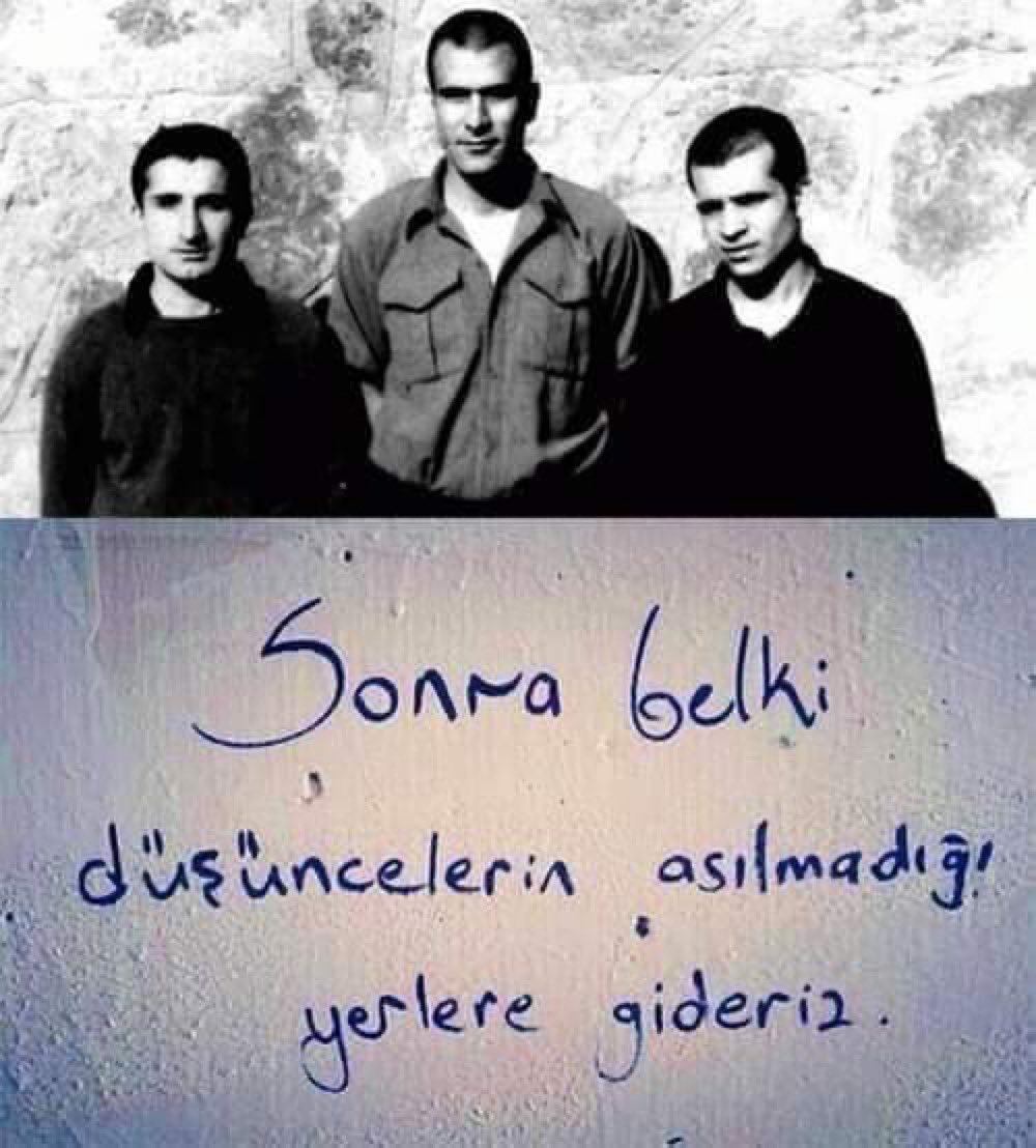 '5 Mayıs gecesi hıdırellez tohumları atılırken,biz üç fidan diktik toprağa.Bir şafak,ilkbaharı sonbahara çevirdi'

#6Mayıs1972 
#Darağacında3Fidan 🥀🖤