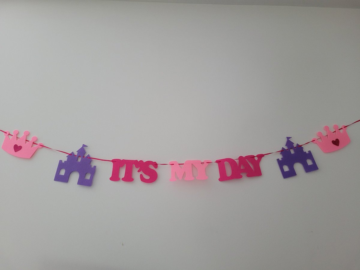CitrusCorvidae's tweet photo. A friend's additions to the stream room to celebrate @TennielBayard's debut
#Vtubers #TenHeeHee #VTchronicles https://t.co/viunVjn2Pl