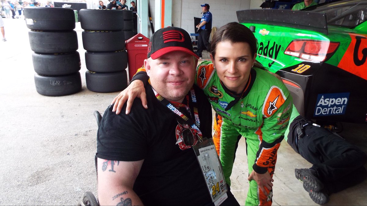ChrisNeeson24's tweet photo. #SkyF1 #askcrofty #skysportsf1 I felt Danicas wrath at Homestead in 2015 as I rather impatiently tried calling her out for a pic. I did get scolded a bit about my lack of patience before she very nicely did take this pic with me. Top driver and I have patiently met her since. https://t.co/dMM6tJ61f2