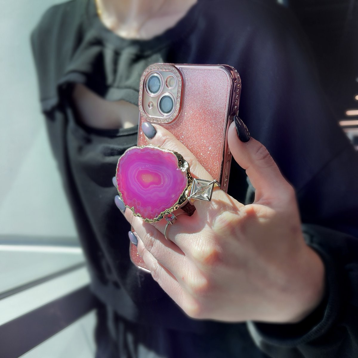 Keep your phone safe &amp; your vibe high with this Intuitively Chosen #Agate Phone Pop 📲 bit.ly/3Lvob62 ✨ Each one has a different color &amp; pattern, making it a truly unique accessory! 🌈 Save 22% with code SMILE + find a free gift on our website today! 😁