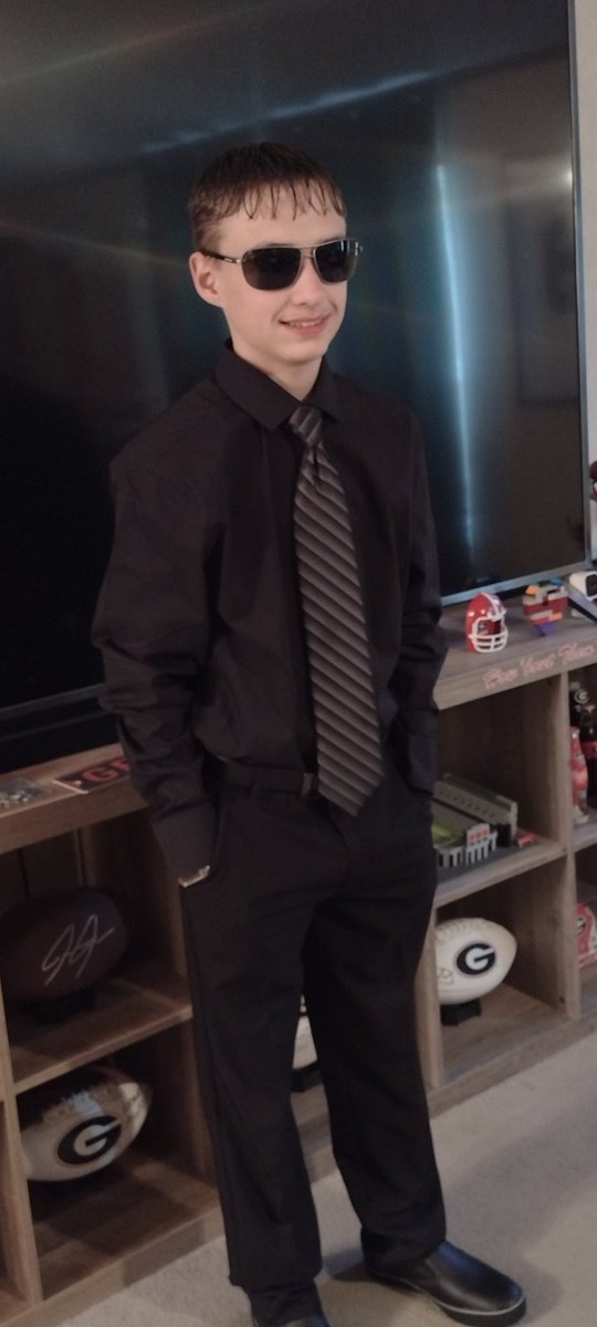 MrUgafan's tweet photo. Dad done got him in those Armani glasses and watch headed to his 8th grade prom.  He thinks he slick https://t.co/9M5WEvtEsE