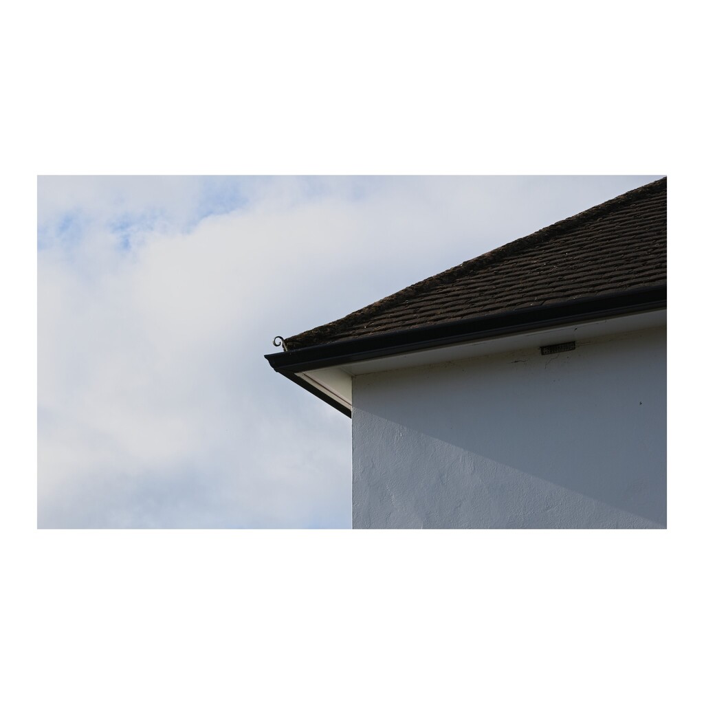 Looking out of the kitchen window this morning I suddenly became slightly obsessed with the shadow on our neighbour's wall, so grabbed my camera and took a shot. Now, while I do like the texture of the render (and the shadow was more contrasty when I fir… instagr.am/p/Cr4JE0uq4OS/