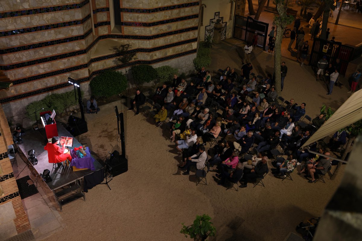 Recercat 2023 |  Espectacle Quasi Opera

👏Produïda per la Companyia <a href="/3tenori/">Il.luminati 'TENORS' i 'quasiOPERA'</a>

👏Presentada per <a href="/josepmorella/">Pep Morella</a> 

Commemorem els 40 anys de la <a href="/AteneusCat/">Federació d'Ateneus de Catalunya</a>