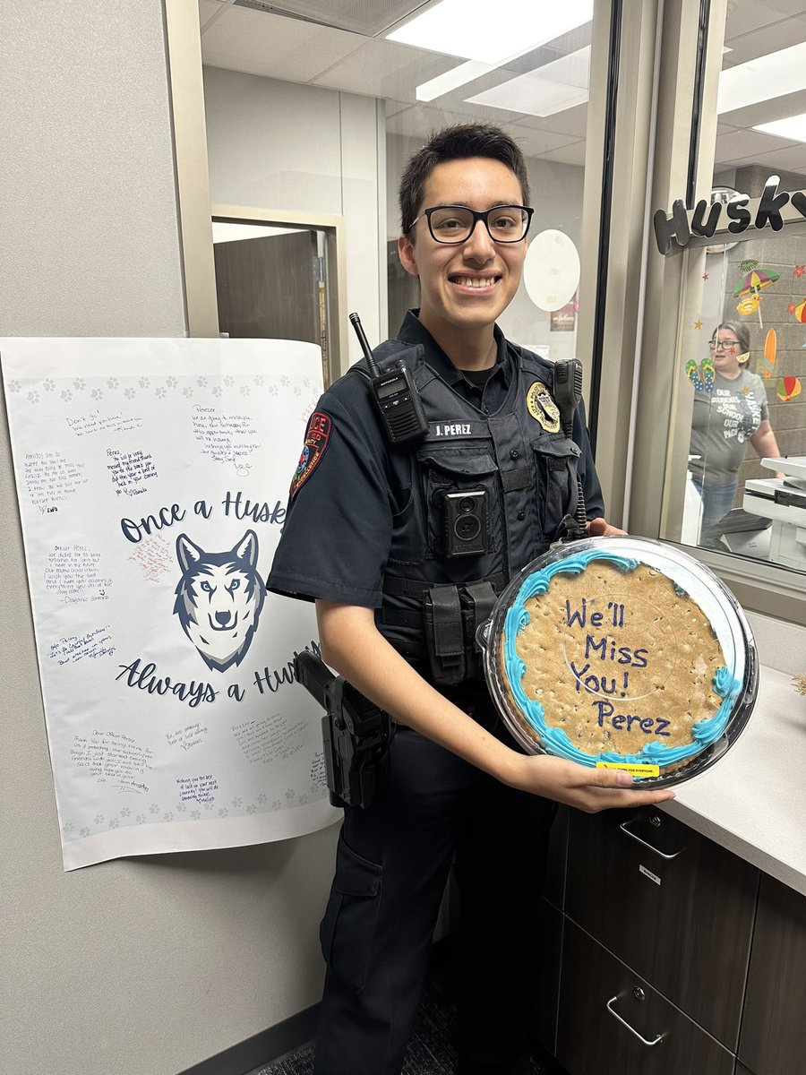Officer Perez is one of a kind!👮‍♀️Our huskies and staff will miss you but we are so excited for your new adventure! Best of luck Perezee! 💙🤍🐾 <a href="/HaskettJH/">Haskett Junior High</a> #WeAreHaskett