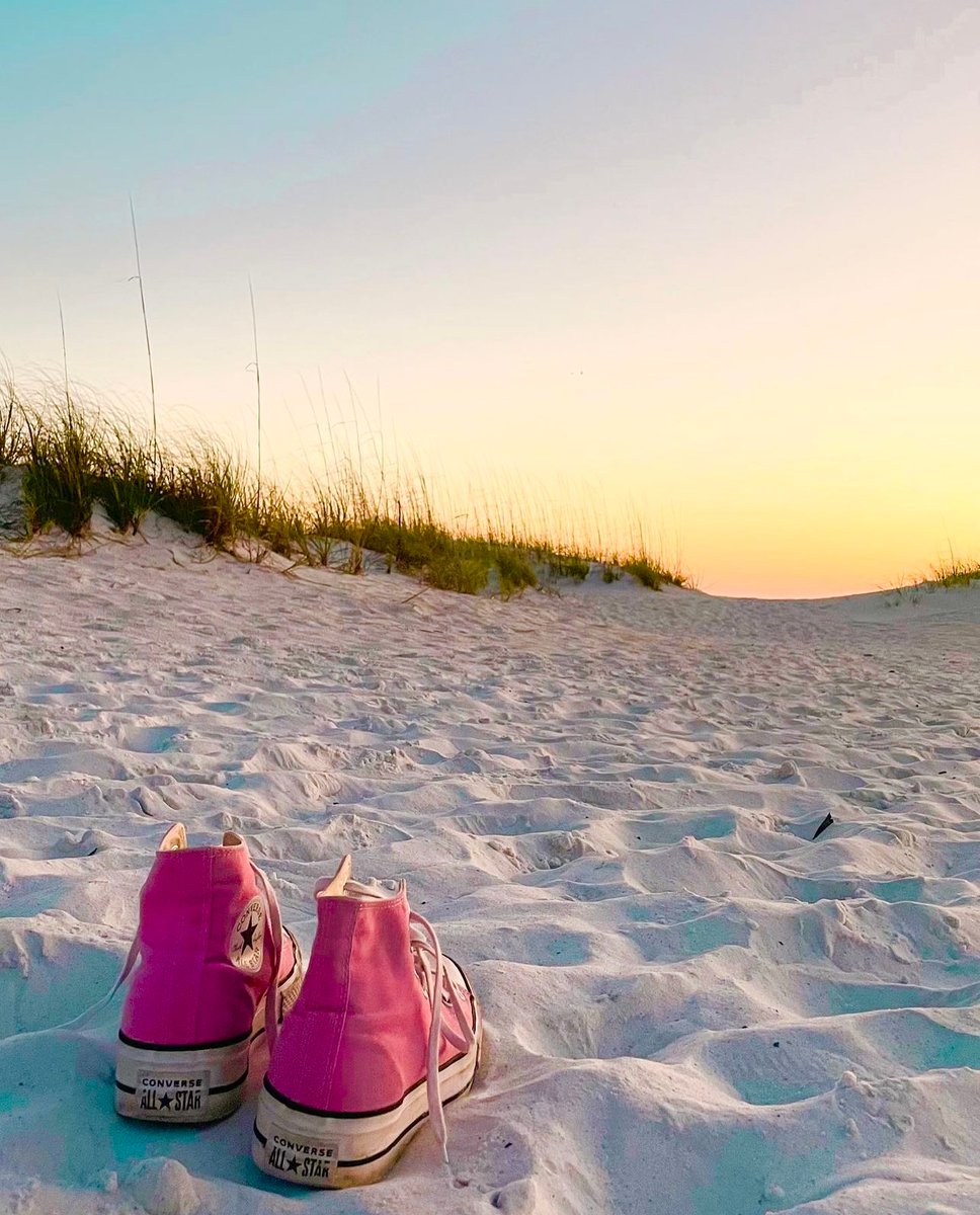 Keep it casual and comfortable in the #BradentonArea 🏝️😎👟⁠
⁠
📸: @alexyslopezz⁠ on IG
⁠
#VisitBradenton #AnnaMariaIsland #AMI #LoveFL