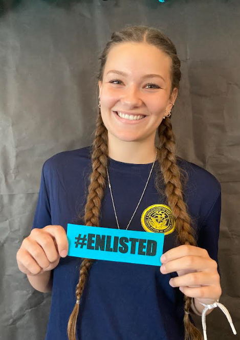 eastmarkhs's tweet photo. The big decision has been made!!! 🎉 College life, here I come! 🤩 #AZDecisionDay #qcusd #EastmarkHighSchool #EHSfirebirds #flyfirebirdsfly #QCleads #FutureSunDevil #NAUFlagstaff #UofA https://t.co/fPgvUcSpsZ