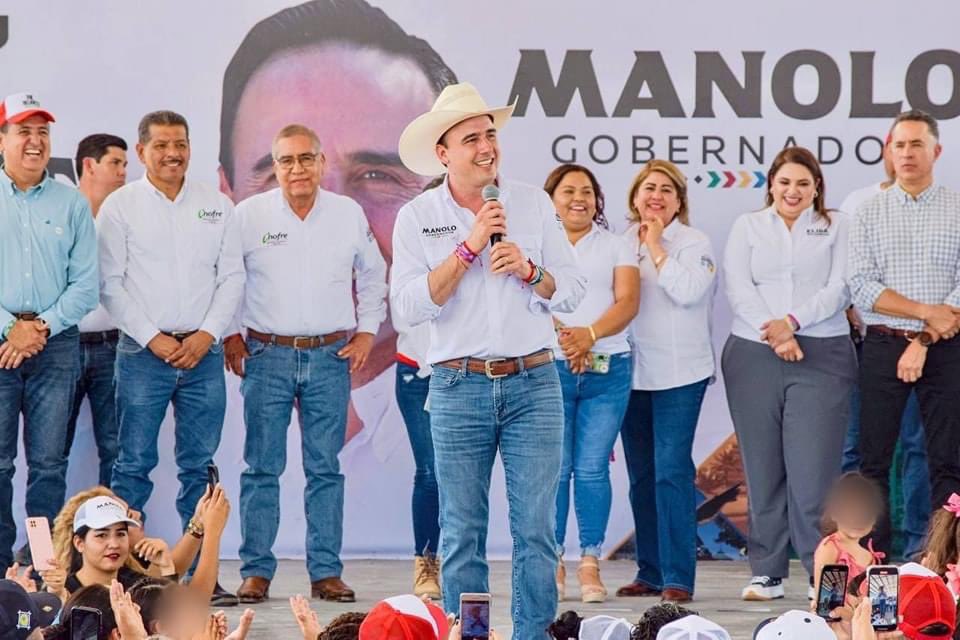 RONOFRE58's tweet photo. 🔵🔴🟡 Está mañana le dimos la bienvenida al municipio de #VIESCA, a nuestro Futuro Gobernador Manolo Jiménez Salinas. 🤠

Por qué #Coahuila es nuestra casa 🏘️ hoy vamos #EchadosPaDelante➡️.

@PRICoahuila @rigofuentes @PRIViescaCoah @PRImatcoah https://t.co/V19HbQENMV
