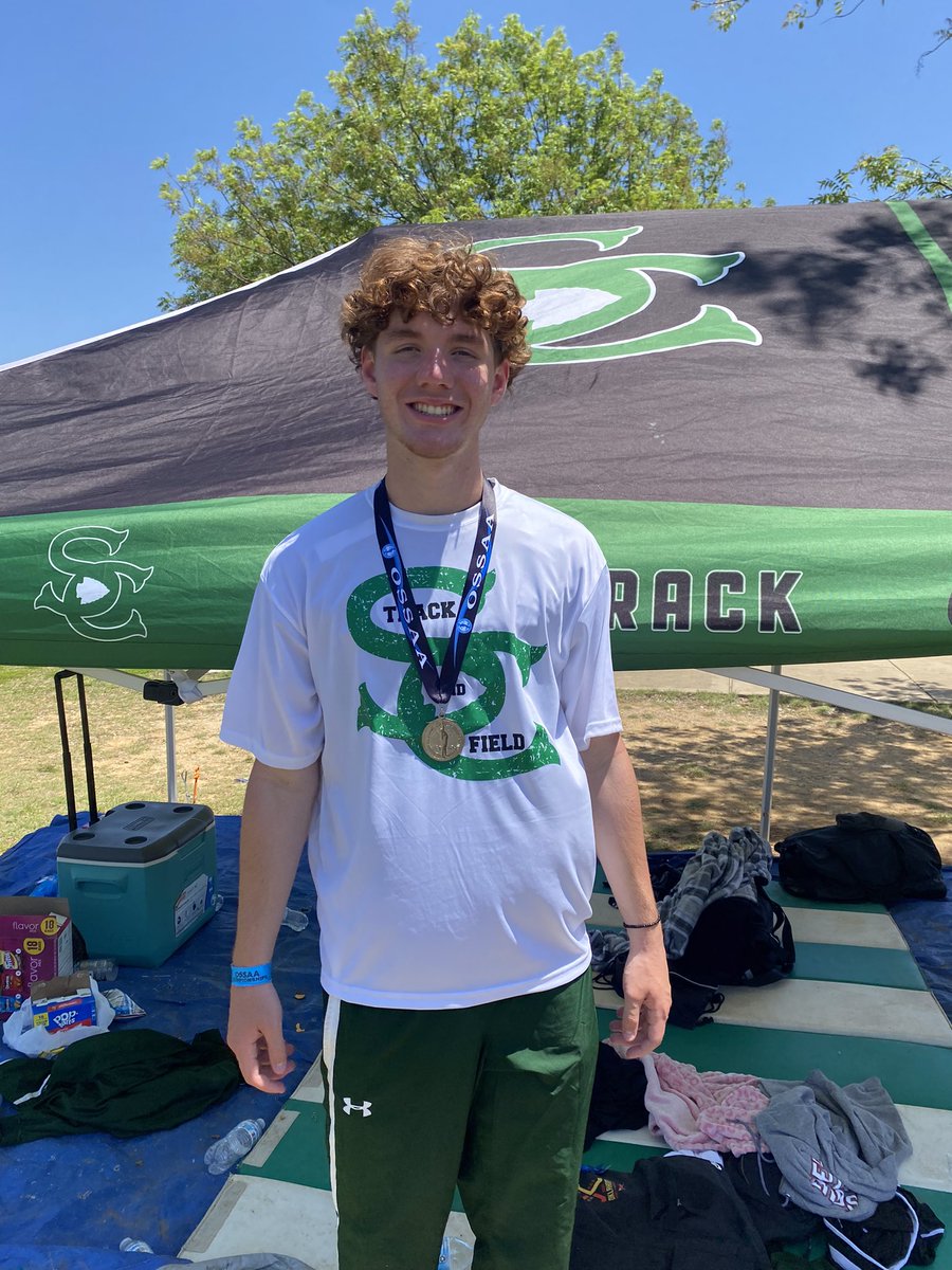 mawbenn_3's tweet photo. State is in the book for this freshman !  Finished the year as class 4A state runner up ! @Trenden15 thanks for giving
Me someone to chase all year ! Congrats on your 3 peat !  I’ll be back!  Mark it down !  @noletownsports #Hunted @PapiWhite4 @Vernon_3 #Freshman #StateRunnerUp https://t.co/GgSS2ioNsY