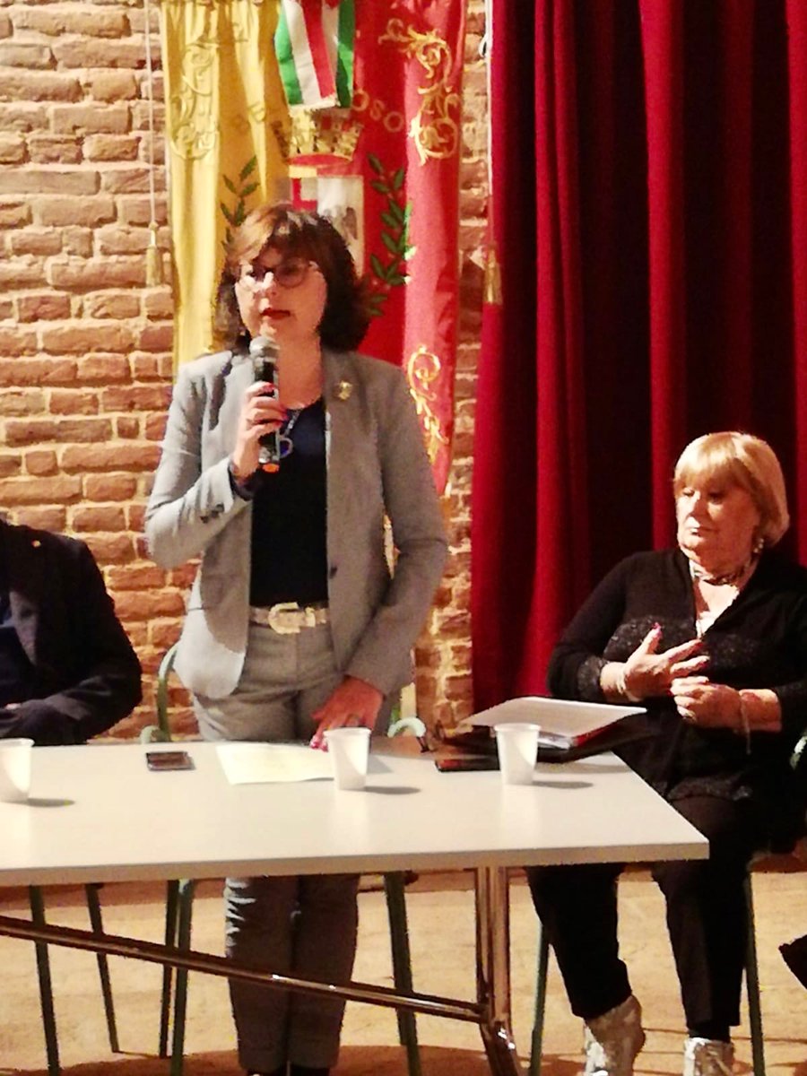 AlessiaPotecchi's tweet image. 📌Un  bellissimo dibattito nel Castello di #Belgioioso dove ho partecipato alla presentazione del libro📕di Flo Carniti dedicato alla vita del fratello Pierre. Un libro di storia del nostro paese che ricorda un grande leader che ha difeso e valorizzato il mondo del #lavoro