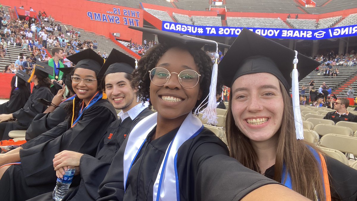 simply_yxm's tweet photo. #UFGRAD https://t.co/mLdCoi9KlU