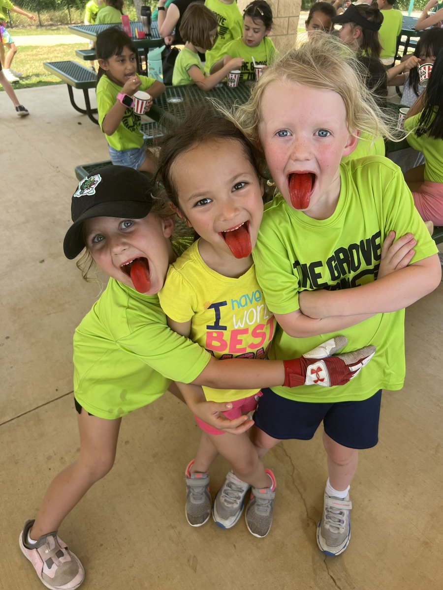 nicole athans tweet media