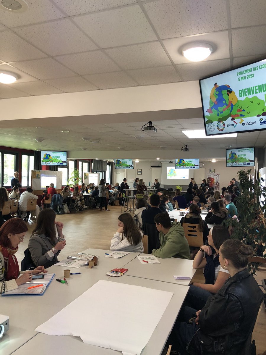Jlasak's tweet photo. 👉 2nde édition du parlement des éco-délégues du bassin Artois/Ternois 
👍 + de 100 participants issus des 1er et 2nd degrés et de l’université 
👉 Une journée riche en échanges, partages et réflexions autour des #ODD 
👌@Idee_ac @enactus @AcLille @EvaLienard @Univ_Artois https://t.co/SJCoqFn8mR