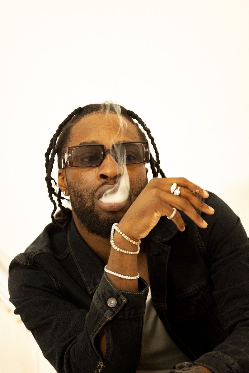 TonyLeOG's tweet photo. Jeune TonyBébé, Aka le Clyde de quelqu’un. 🧑🏾🎤
J’annonce bientôt.
#RockstarMode
📸 : @legendaryblf https://t.co/t1O8fX3d9Z