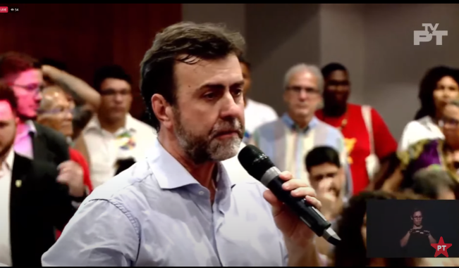 "Quero entrar pra esse partido e fazer trabalho de base. Jamais vamos permitir que se criminalize o <a href="/MST_Oficial/">MST Oficial</a>. O MST invade é a panela de muita gente pobre pra botar comida lá dentro", <a href="/MarceloFreixo/">Marcelo Freixo</a> no ato de sua filiação durante o Seminário Estadual do
<a href="/PTRJ13/">PT-RJ</a>.