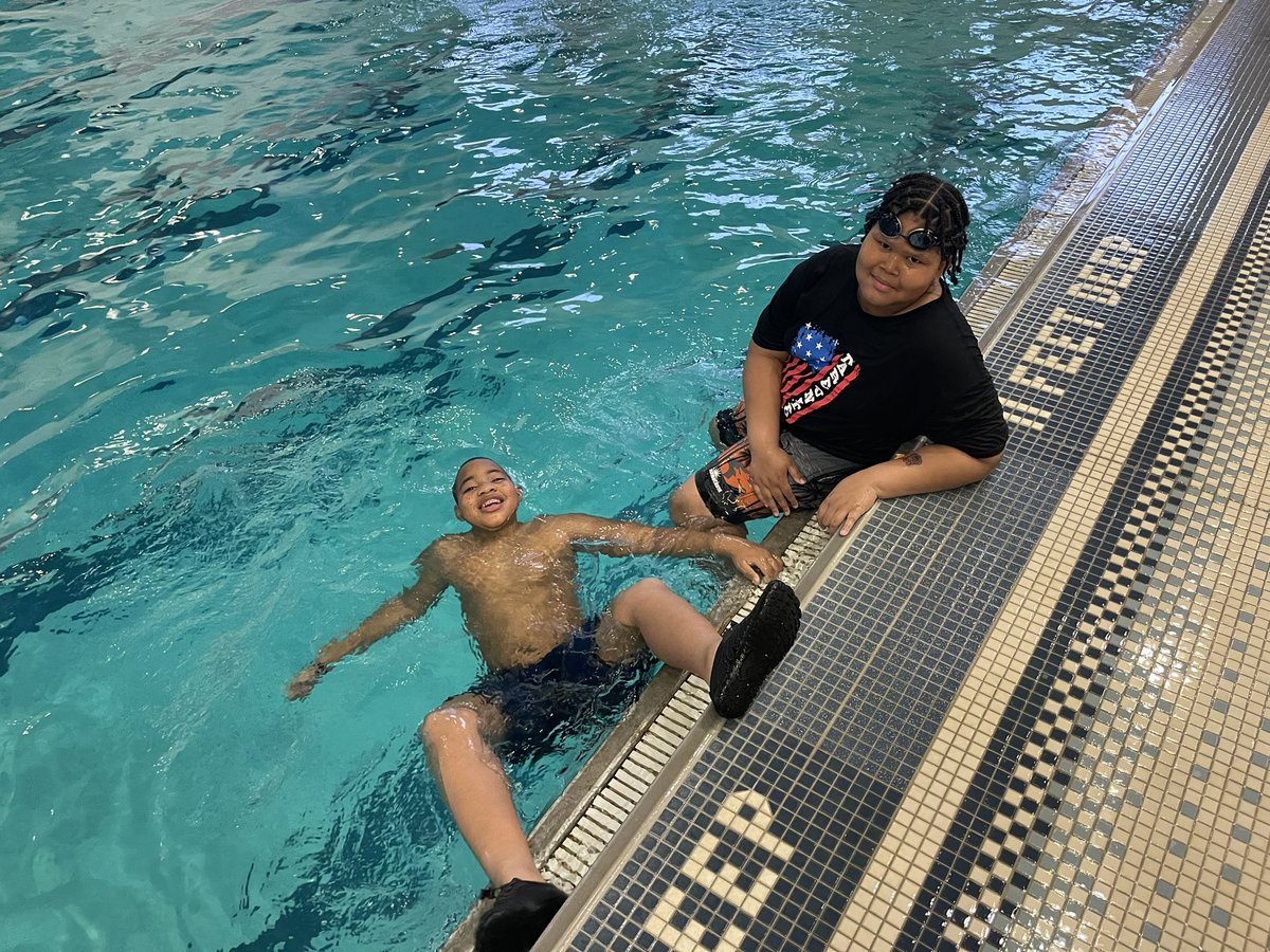 Shout out to <a href="/BeaconGreens/">BeaconGreens</a> for planning the 5th grade swim and pizza night! These kiddos are living their best life!