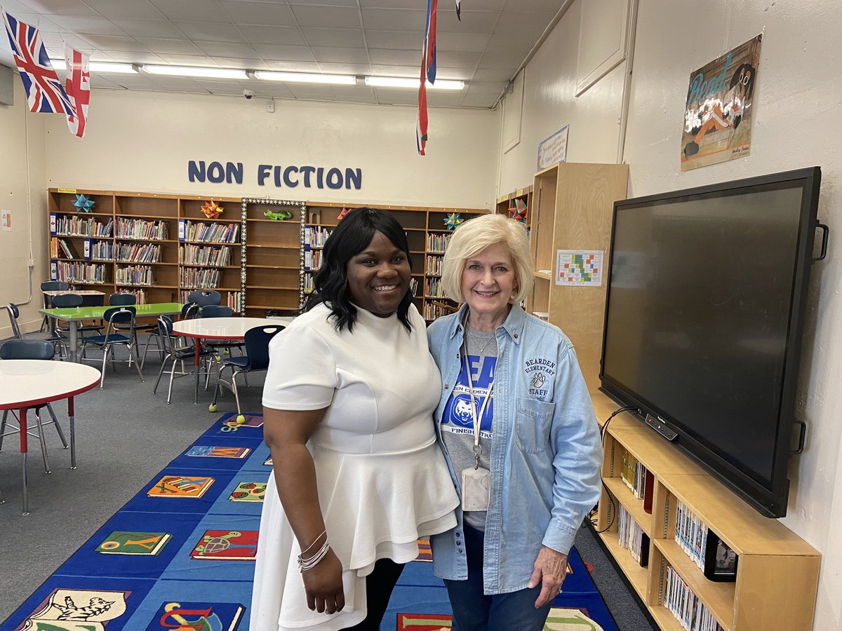 Bearden Principal Susan Dunlap welcomes Porscha Harris as the new Executive Principal for 23-24. 
Congratulations to Susan on her retirement , she has loyally served KCS for 46 years. Ms. Harris is going to be a Rockstar!