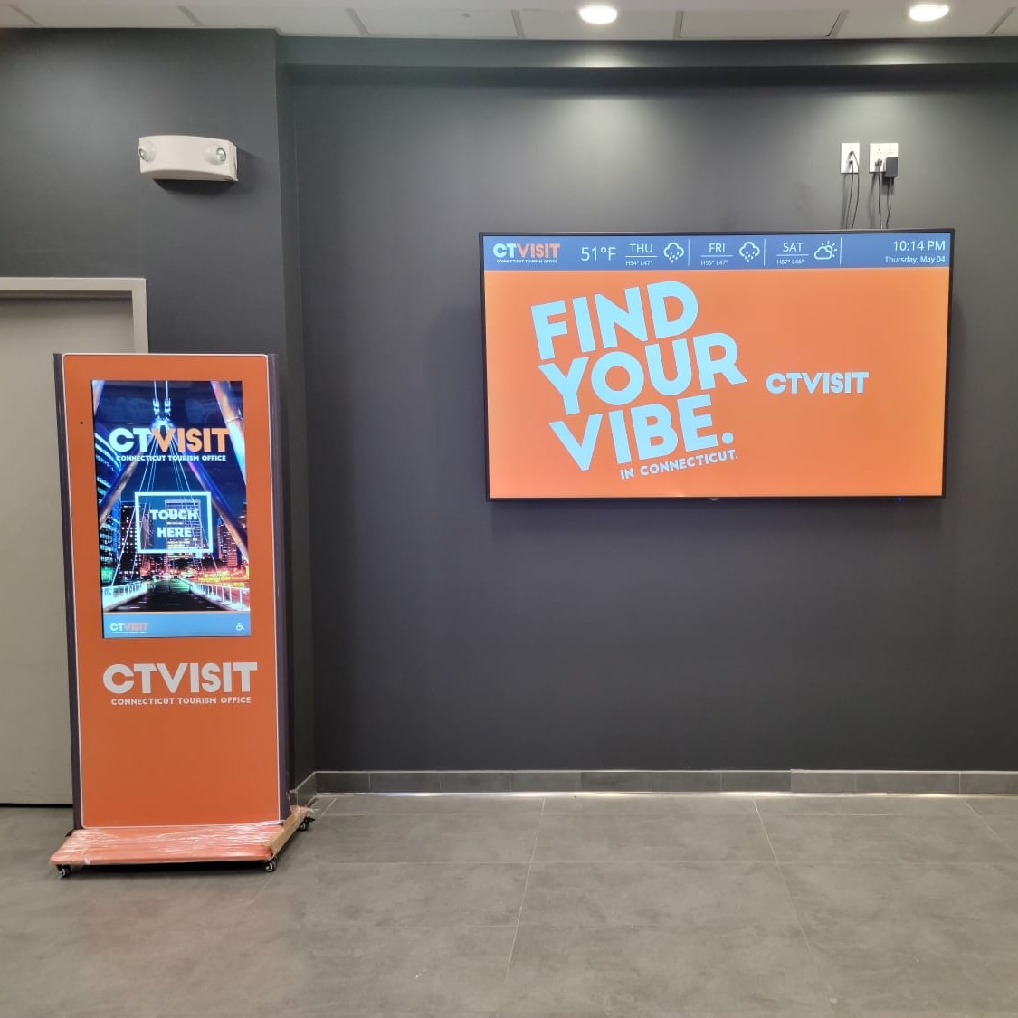 trueomni's tweet image. Discovering Connecticut just got easier with CT VISIT and True Omni's Partnership! Check out the new kiosk and digital signage installed at their Danbury and Darien's visitor center! 

 #TrueOmni #CTVISIT #ExploreCT #innovation #technology #DMO #travel