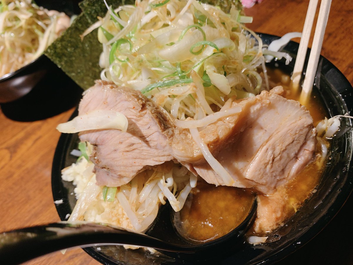 昨日は益子陶器市のあと ラーメン貴丸のプレオープンに 向かいましたが 満車の為諦めて 初ジャンクスー 豚がおいしかったー！ 個室でのG系は初で ゆったりと食べました！！ ご馳走様でしたー！！