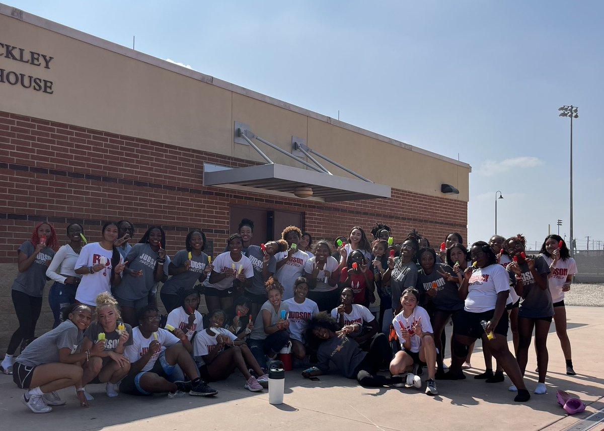 TrackJudson's tweet photo. Surprise! Cold popsicles on a hot day &amp; after good workout #ColdTreats #JudsonTF #TheSisterhood #HighSchoolFun https://t.co/AxeKxtBKT7