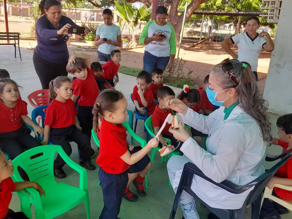 RafaelAlde56900's tweet image. CDI ALIRIO NAVARRO ALEMÁN
Abajo el Bloqueo.
#1ro de mayo
#Cuba por la vida 
#Ala patria mano y corazón
Dr.Rafael Alderete Tomas