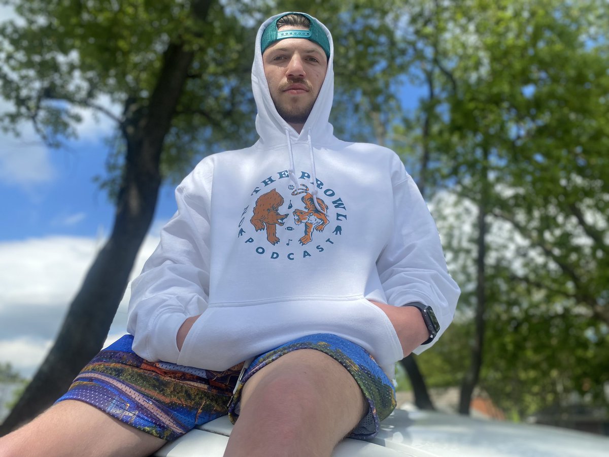 ontheprowl901's tweet photo. New logo hoodies are officially now available for sale in various colors! Blue, White and Pink are available for purchase click the link in our bio to purchase!
#jointheprowl #sportsmedia #sportsradio 
#sportspodcast #memphisbasketball #memphissports #choose901 #memphis https://t.co/cVN85gCQzd