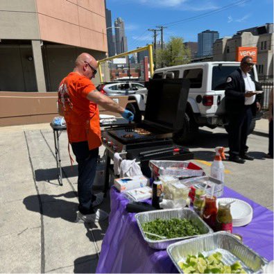 South Loop Chicago tweet media