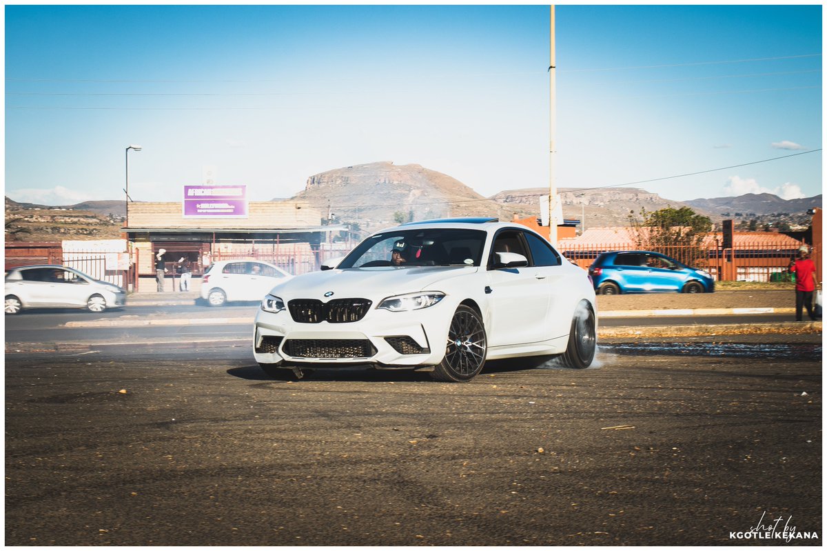 Kgotle_kekana16's tweet photo. M2 vibes

#Spinning #BMW #m2 #bmwm2 #Motorsport #Qwaqwa #Phuthaditjhaba #sportmode #driftmode #photography #canon https://t.co/5Cp5foJWND