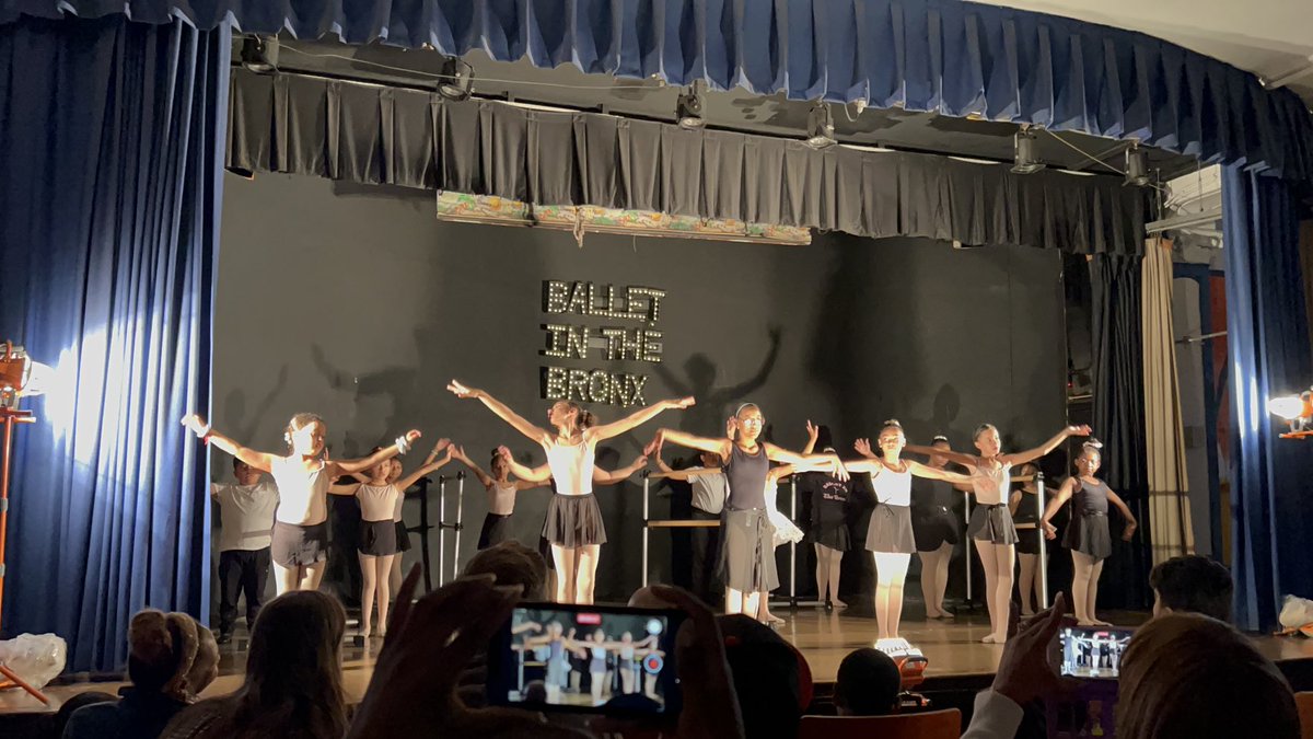 Incredible evening in Hunts Point. Our AMAZING students put on a stellar performance. Thank you ⁦<a href="/HPAC10474/">Hunts Point Alliance</a>⁩ for supporting ⁦<a href="/r_ps48/">PS48 Joseph R. Drake School</a>⁩ ! Bravo! ⁦<a href="/DOEChancellor/">Chancellor Melissa Aviles-Ramos</a>⁩ ⁦<a href="/jen_joynt/">Jennifer Joynt</a>⁩ ⁦<a href="/JoshuaMateoHQ/">Joshua Mateo</a>⁩ ⁦<a href="/jdicres/">Joseph DiCrescento</a>⁩ ⁦<a href="/D8Connect/">D8Connect</a>⁩ ⁦
