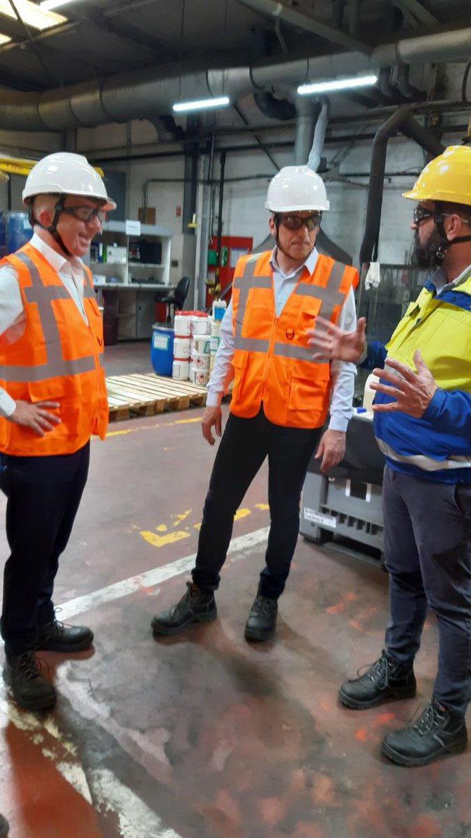 Jean_LucFUGIT's tweet photo. Merci à #IWS Chemicals & #SCORI pour l’invitation ce vendredi sur le site de #Givors
Ces entreprises sont au coeur des métiers de l’économie circulaire
L’occasion d’aborder le « statut des déchets » dans le projet de loi «industrie verte» que nous étudierons bientôt à l’assemblée https://t.co/QoQsRcXR6f
