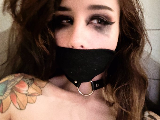 HELP !!! (jk im fine im just being kinky) https://t.co/6nGSPmTE0m