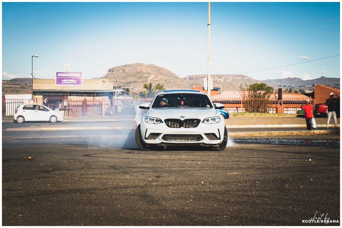 Kgotle_kekana16's tweet photo. M2 vibes

#Spinning #BMW #m2 #bmwm2 #Motorsport #Qwaqwa #Phuthaditjhaba #sportmode #driftmode #photography #canon https://t.co/5Cp5foJWND