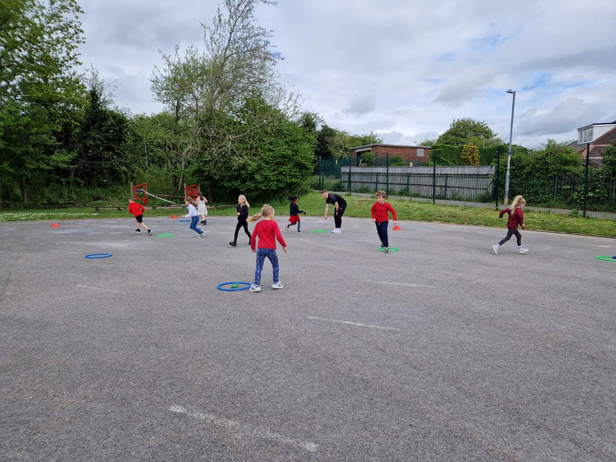 venedwardmorgan's tweet photo. Thank you Steve and Joe from @WxmAFCCommTrust Dosbarth Willow and Hazel are having a fantastic time taking part in your sessions each week. ⚽️ 😊 @Wrexham_AFC @WrexhamAFCWomen #workingtogether #healthandwellbeing #footballgames #communitiesworkingtogether https://t.co/KBvrpAzrRu