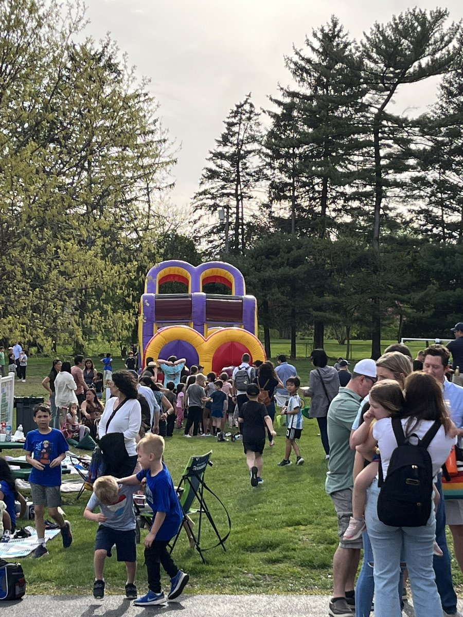 Beautiful night for our end of year BBQ.  Thank you Home and School for making this possible! 💙🐳💙